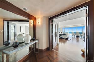 Add Building Entrance, 2127 Brickell Ave, Miami, FL 33129, Sold 03/05/20