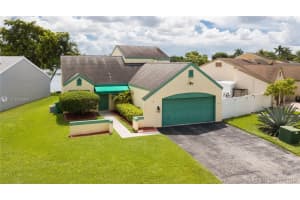 19038 NW 80th Ct, Hialeah, FL 33015, Sold 01/17/20