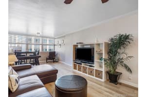 209 N Fort Lauderdale Beach Blvd #4f, Fort Lauderdale, FL 33304, Sold 04/30/20