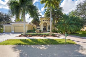 12528 S Stonebrook Cir, Davie, FL 33330, Sold 04/09/20