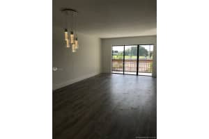 8879 Fontainebleau Blvd, Miami, FL 33172, Sold 01/21/20