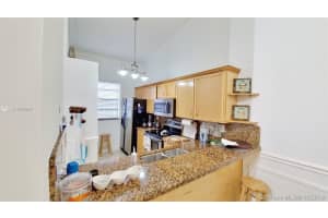 19147 NW 67th Pl, Hialeah, FL 33015, Sold 11/26/19