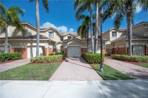 3875 Tree Top Dr, Weston, FL 33332, Sold 12/27/19