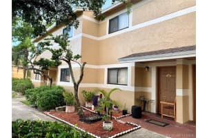 304 Palm Cir E, Pembroke Pines, FL 33025, Sold 02/03/20