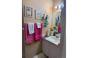 304 Palm Cir E, Pembroke Pines, FL 33025, Sold 02/03/20