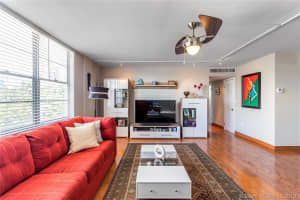 1020 Meridian Ave APT 313, Miami Beach, FL 33139, Sold 01/07/20