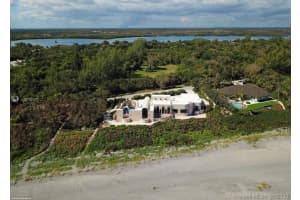 303 S Beach Rd, Hobe Sound, FL 33455, Sold 12/14/20