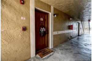 251 Palm Cir W, Pembroke Pines, FL 33025, Sold 01/06/20