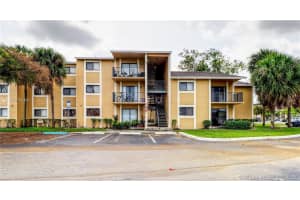 251 Palm Cir W, Pembroke Pines, FL 33025, Sold 01/06/20