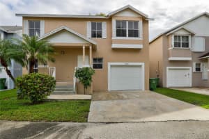 10200 NW 5th St, Pembroke Pines, FL 33026, Sold 01/31/20