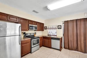 6888 NW 30th St, Sunrise, FL 33313, Sold 02/27/20
