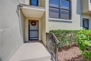 2005 Fairway Dr S, Jupiter, FL 33477, Sold 04/03/20