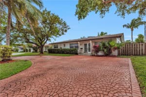 2180 NE 121st St, North Miami, FL 33181, Sold 07/06/20
