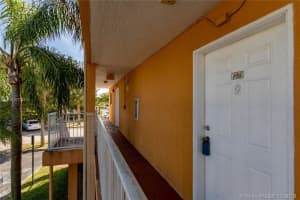 6205 SW Kendale Lakes Cir, Miami, FL 33183, Sold 05/29/20