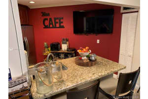 10249 NW 9th St Cir, Miami, FL 33172, Sold 01/17/20