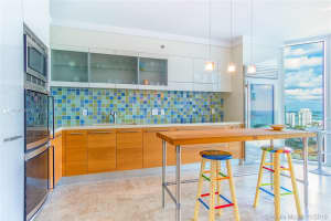 300 South Pointe Dr, Miami Beach, FL 33139, Sold 04/21/20