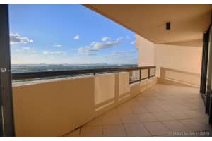 2555 Collins Ave, Miami, FL 33140, Sold 06/25/20