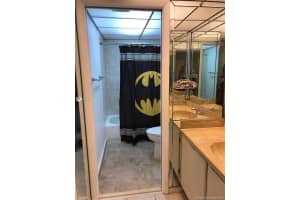 8625 NW 8th St, Miami, FL 33126, Sold 01/03/20