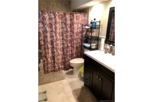 17 N Valencia Dr, Davie, FL 33324, Sold 02/07/20