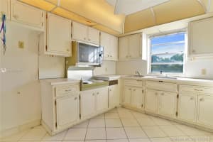 1020 Meridian Ave, Miami Beach, FL 33139, Sold 03/10/20