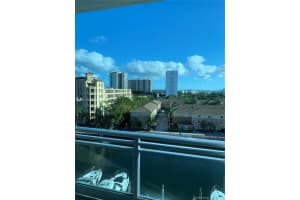 2950 NE 188th St, Miami, FL 33180, Sold 01/08/21