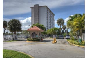 400 Kings Point Dr, Sunny Isles Beach, FL 33160, Sold 02/03/20