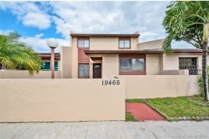 19466 NW 54th Pl, Miami Gardens, FL 33055, Sold 04/27/20