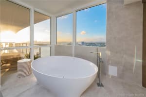 450 Alton Rd, Miami Beach, FL 33139, Sold 04/30/20