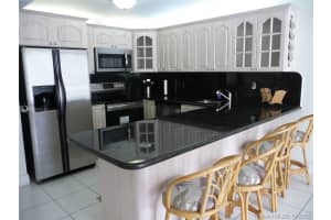 401 Ocean Dr, Miami Beach, FL 33139, Sold 09/21/20