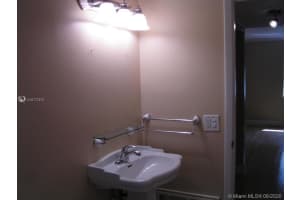 5530 N Lakewood Cir, Margate, FL 33063, Sold 12/15/20