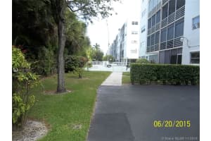 700 NE 14th Ave, Hallandale Beach, FL 33009, Sold 03/04/20