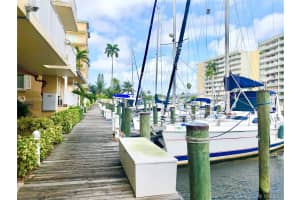 2415 NW 16th St Rd, Miami, FL 33125, Sold 01/26/21