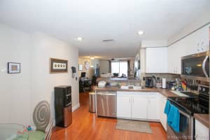 1261 Presidio Dr, Weston, FL 33327, Sold 03/19/20