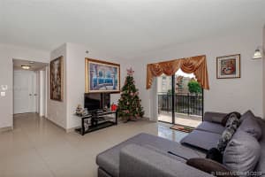 9300 Fontainebleau Blvd E409, Miami, FL 33172, Sold 02/20/20