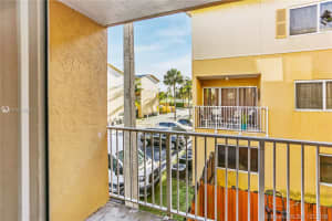 6235 SW Kendale Lakes Cir, Miami, FL 33183, Sold 02/18/20