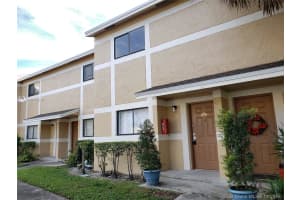 9494 Palm Cir S, Pembroke Pines, FL 33025, Sold 02/14/20