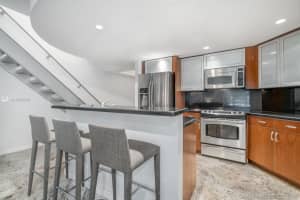 828 3rd St, Miami Beach, FL 33139, Sold 08/14/20