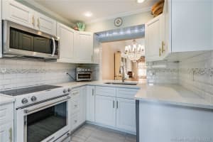 473 SE 14th St, Dania Beach, FL 33004, Sold 04/30/20
