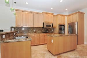7431 Center Bay Dr, North Bay Village, FL 33141, Sold 11/06/20