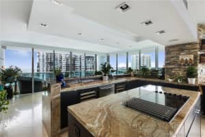 Add Building Entrance, 2127 Brickell Ave, Miami, FL 33129, Sold 05/01/20