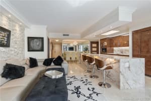 4779 Collins Ave, Miami Beach, FL 33140, Sold 09/18/20