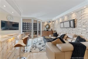 4779 Collins Ave, Miami Beach, FL 33140, Sold 09/18/20