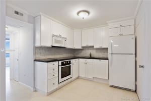 5555 Collins Ave #11j, Miami, FL 33140, Sold 01/15/20