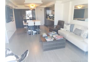 465 Ocean Dr, Miami Beach, FL 33139, Sold 03/05/20