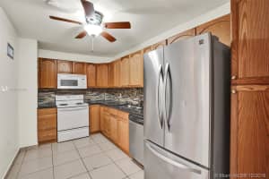 9270 W Bay Harbor Dr #4d, Bay Harbor Islands, FL 33154, Sold 08/17/20