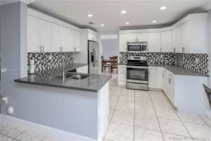 8248 NW 195th Terrace, Hialeah, FL 33015, Sold 03/23/20