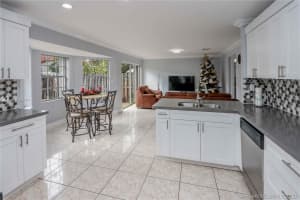 8248 NW 195th Terrace, Hialeah, FL 33015, Sold 03/23/20