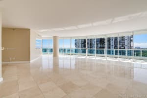 Add Building Entrance, 2127 Brickell Ave, Miami, FL 33129, Sold 06/01/20