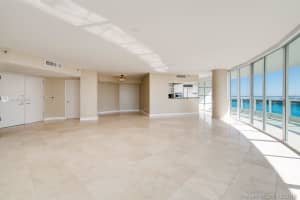 Add Building Entrance, 2127 Brickell Ave, Miami, FL 33129, Sold 06/01/20