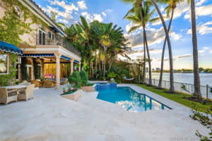58 Lagorce Cir, Miami Beach, FL 33141, Sold 09/11/20